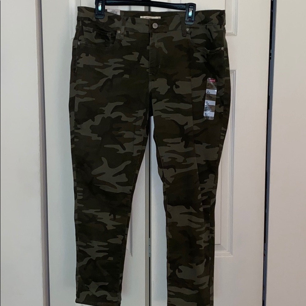 Levi’s 711 Camo Skinny Jeans